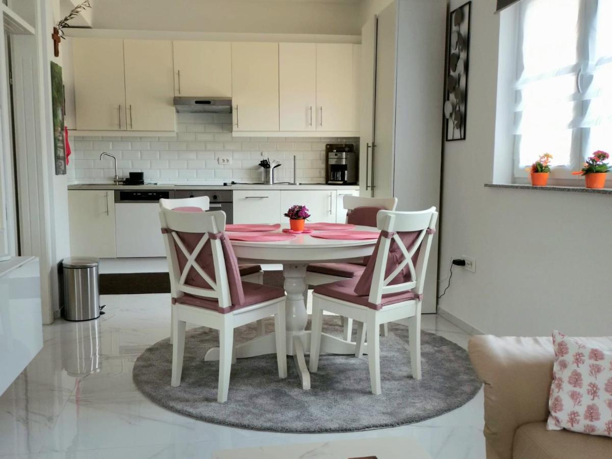 Apartment Grazia Pola Esterno foto